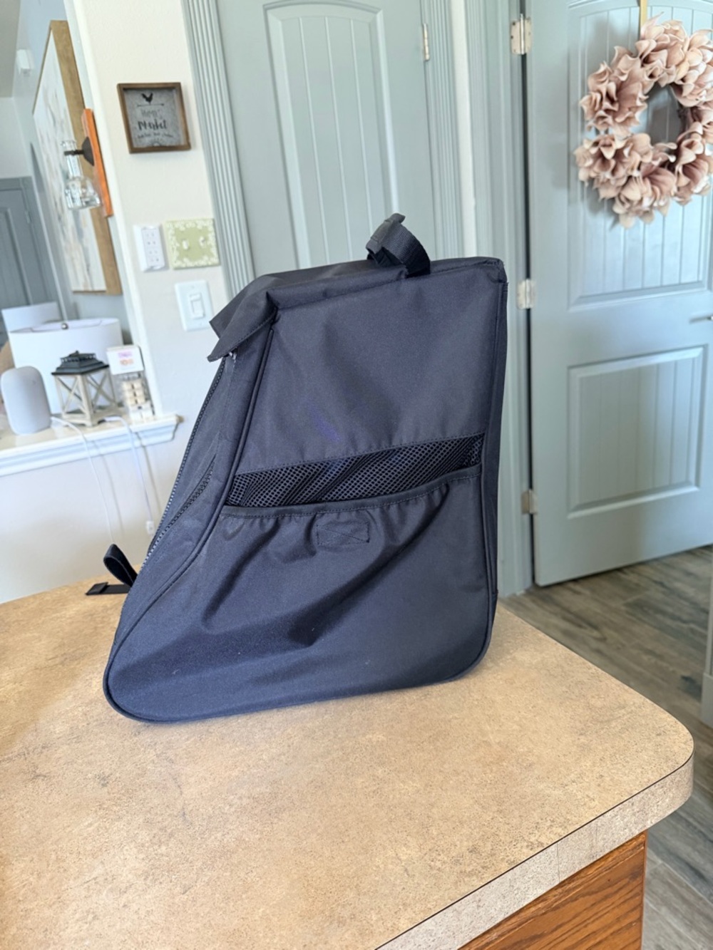 Hunter Black Single-Strap Sling Backpack with Logo Patch - Picture 5 of 6